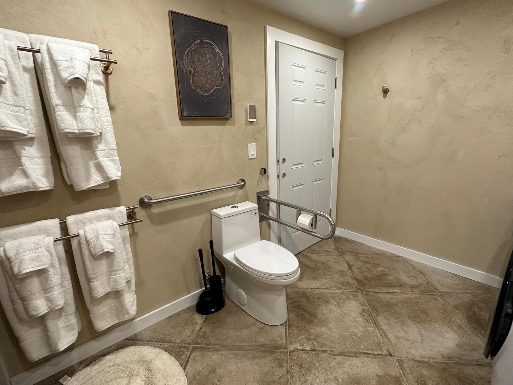 Deluxe Vc 3 Bd/2bath, Whealchair Accessible *